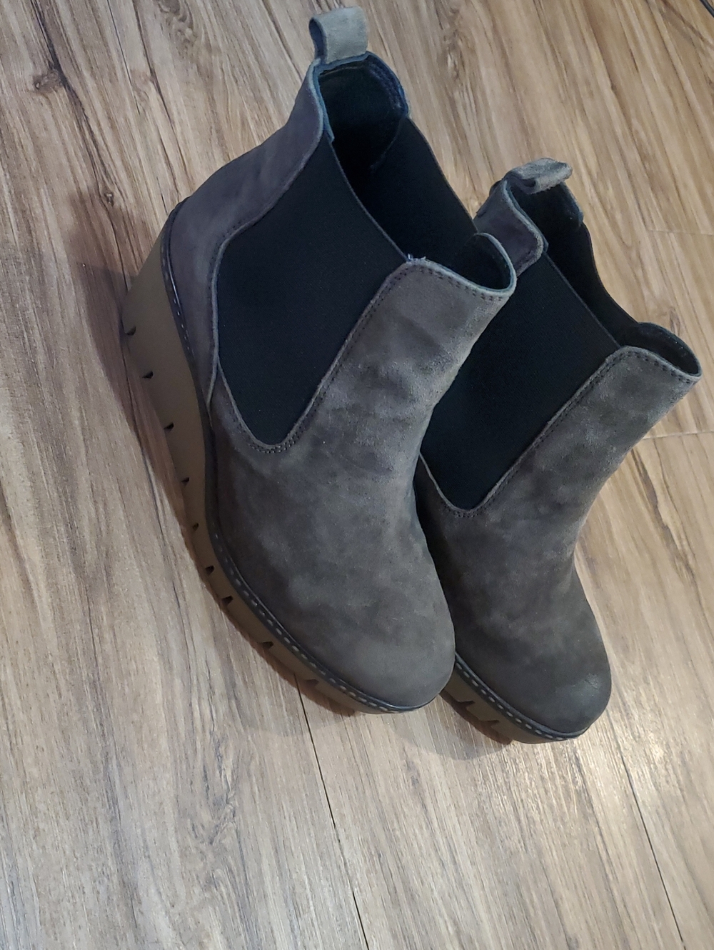 Diba True Brown Suede Wedge Booties